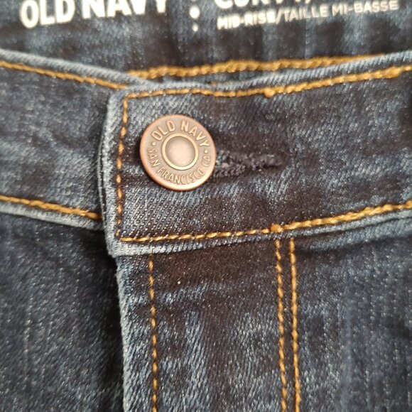 Curvy Jeans 2 - Picture 3 of 9